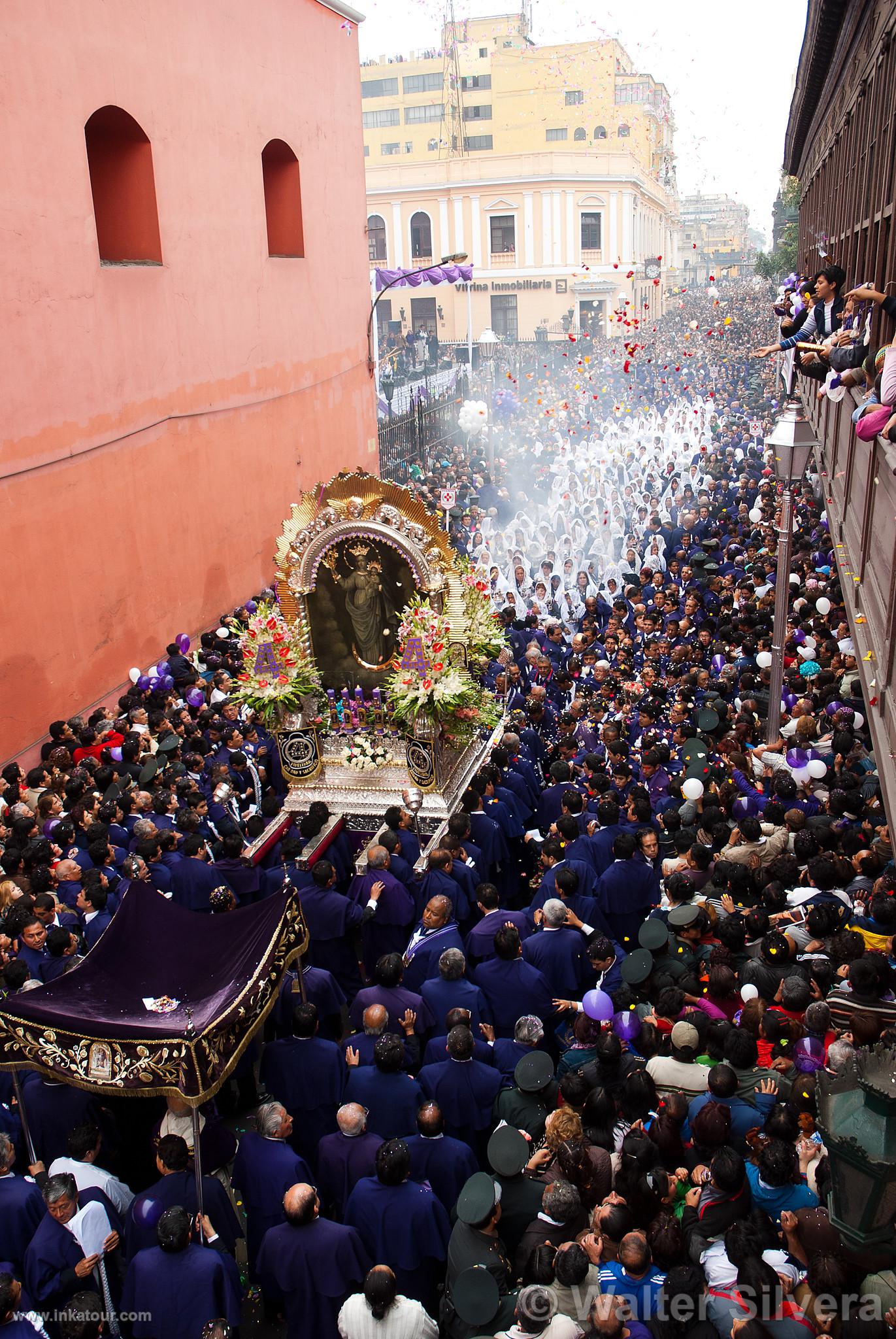 Procession of Señor de Los Milagros