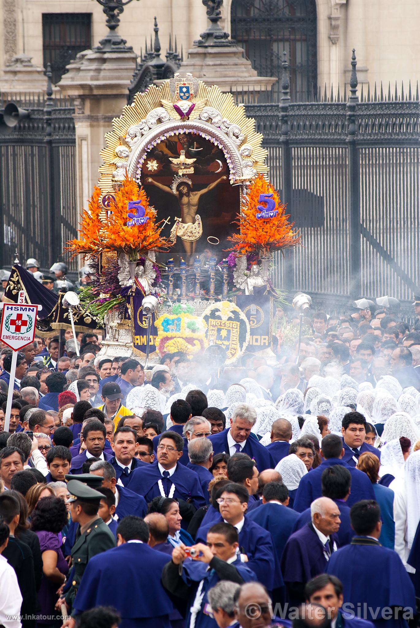 Procession of Señor de Los Milagros