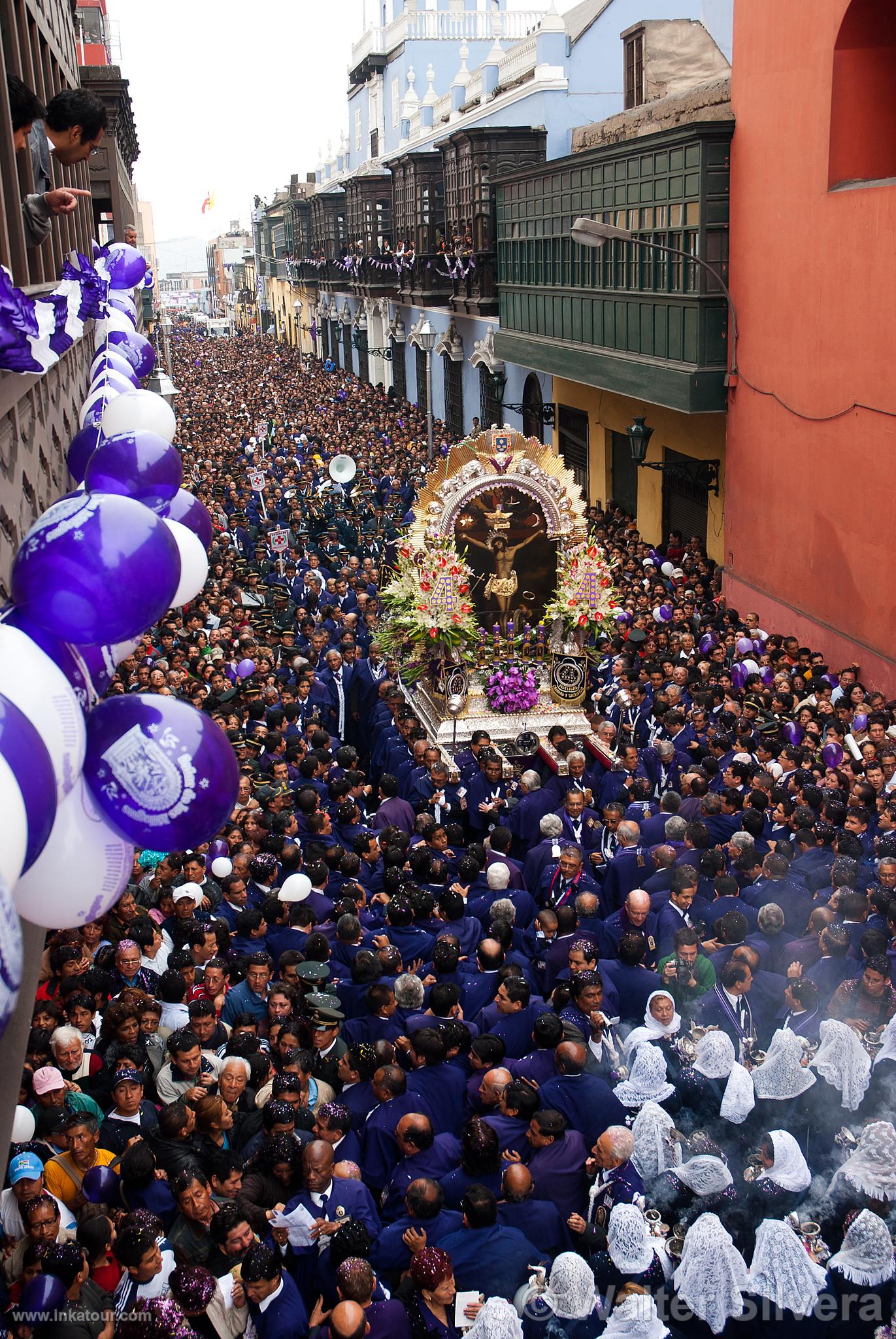 Procession of Señor de Los Milagros