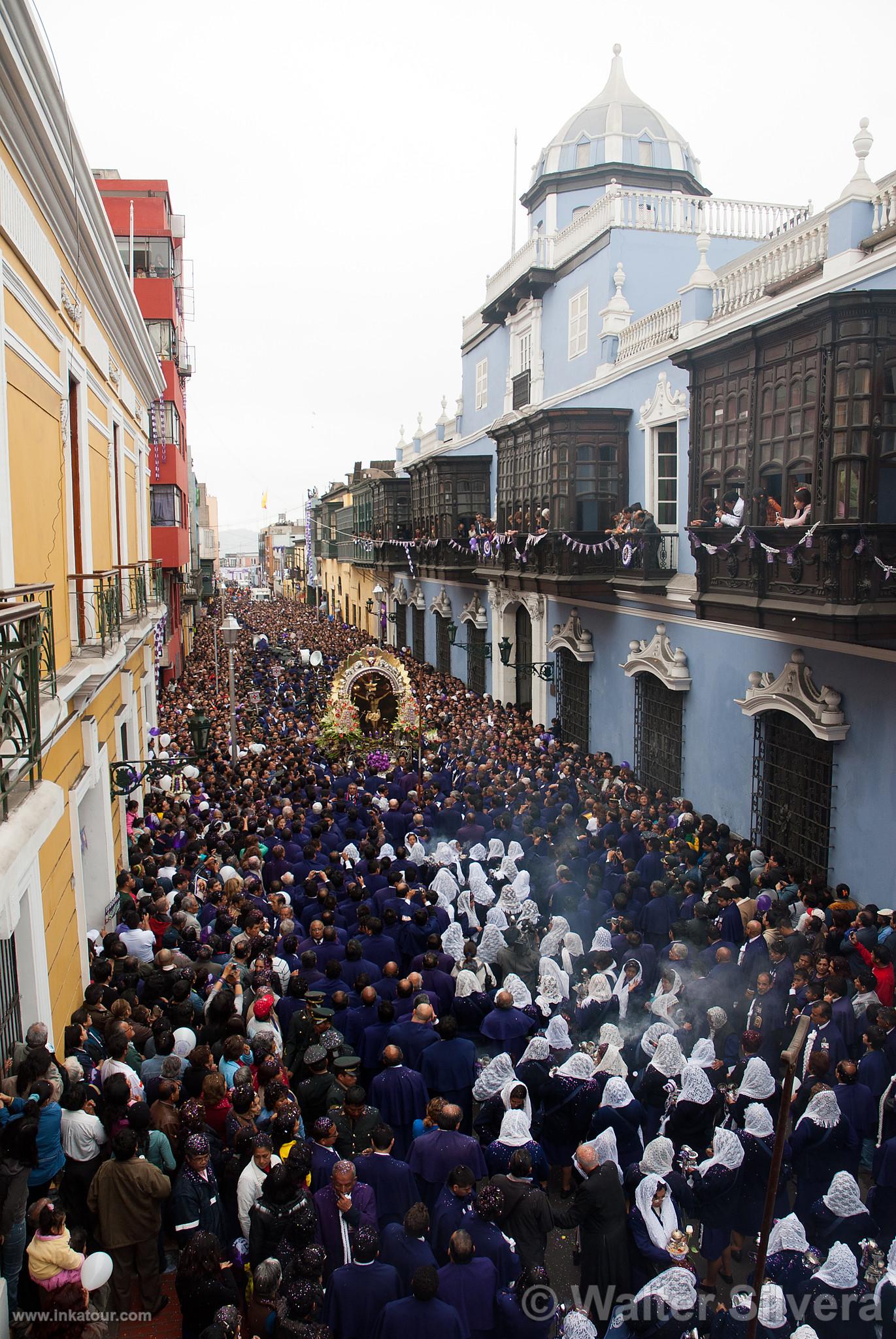 Procession of Señor de Los Milagros