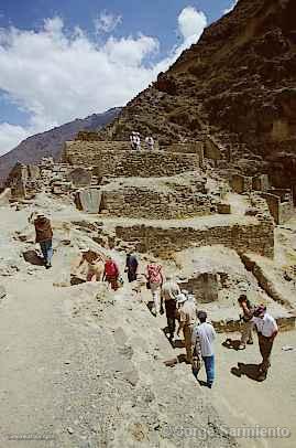 Tourists, Ollantaytambo